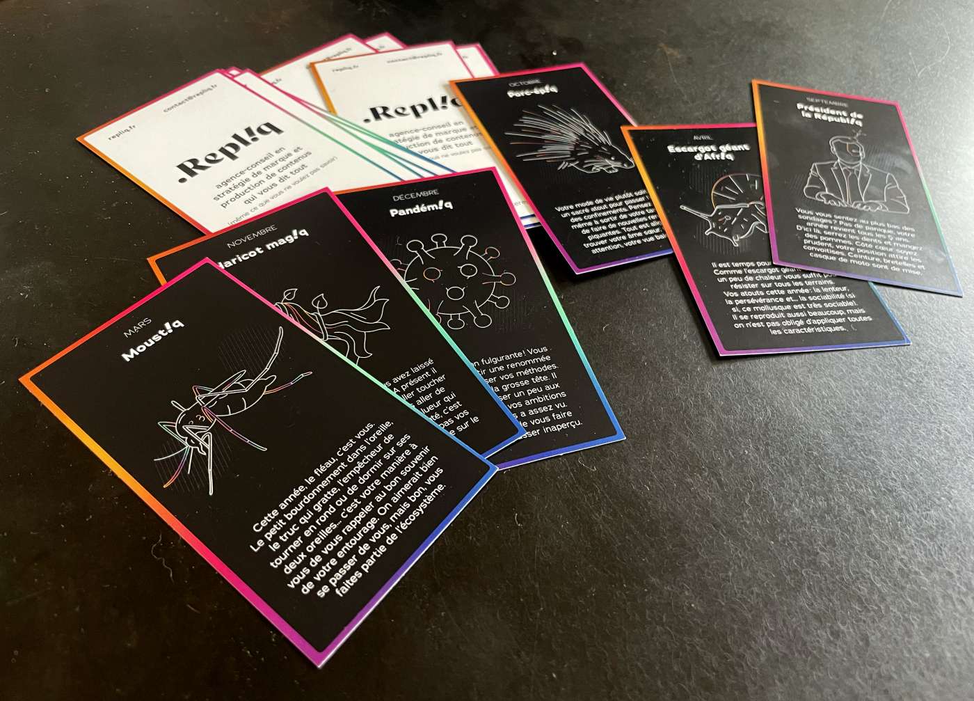 carte à jouer horoscope : mars - Moustique, Novembre - haricot magique, décembre - Pandémique